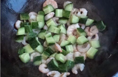 虾和付子瓜能一起吃吗,能否共食的饮食搭配探讨